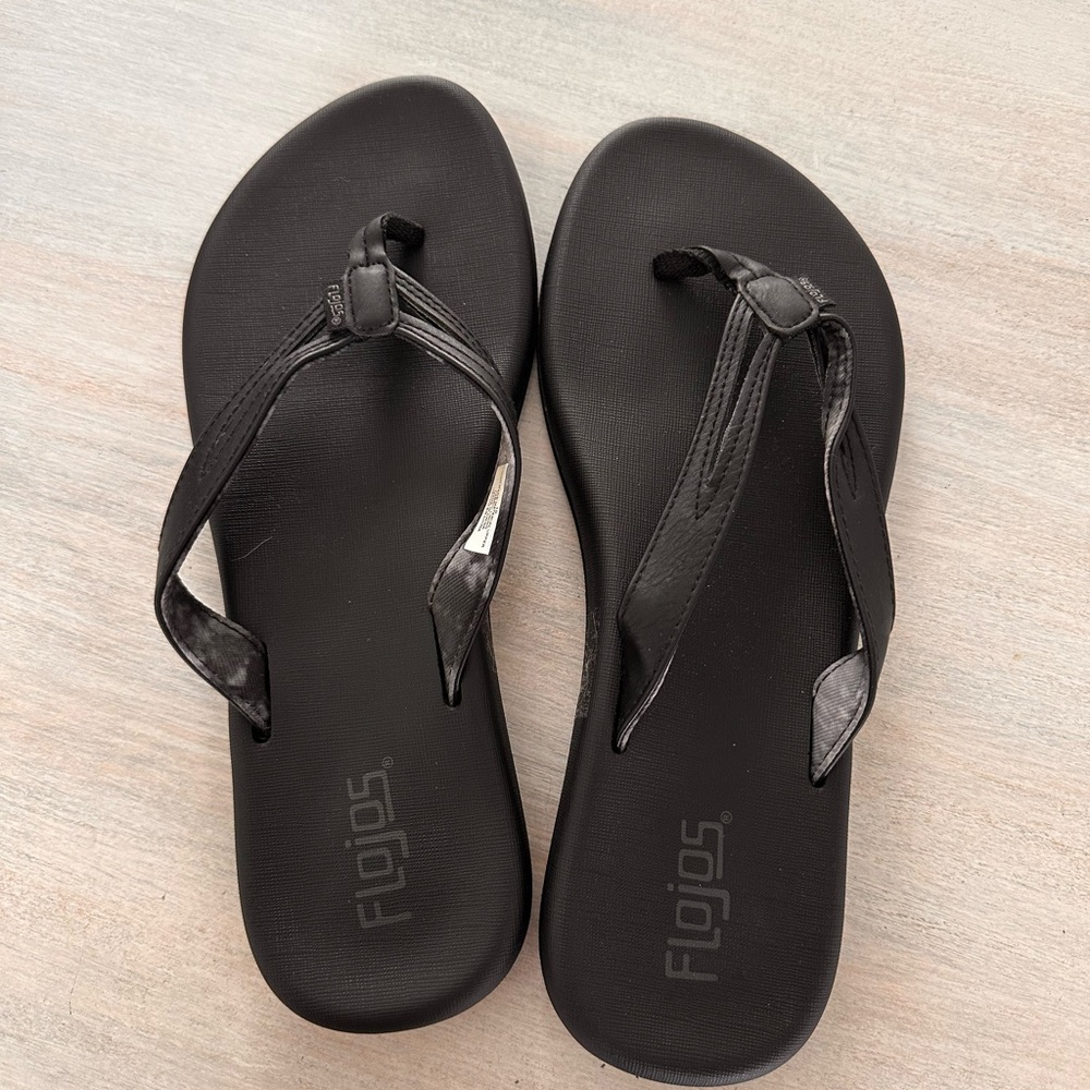 Flojos black sandals woman’s size 10